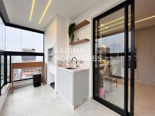 Excelente Apartamento na Meia Praia finamente mobiliado 3 suítes e 2 vagas