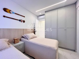 Excelente Apartamento na Meia Praia finamente mobiliado 3 suítes e 2 vagas