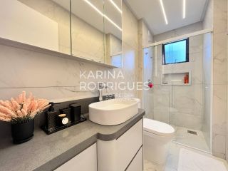 Excelente Apartamento na Meia Praia finamente mobiliado 3 suítes e 2 vagas
