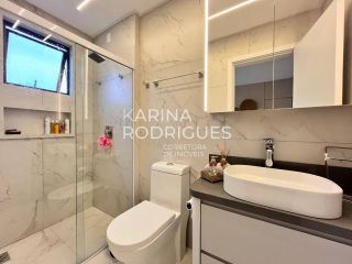 Excelente Apartamento na Meia Praia finamente mobiliado 3 suítes e 2 vagas