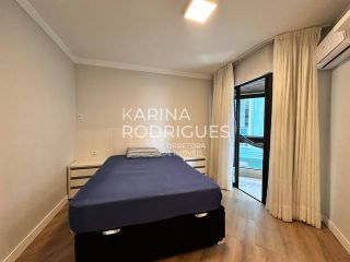 Apartamento Quadra Mar na Meia Praia 3 quartos sendo 1 suíte