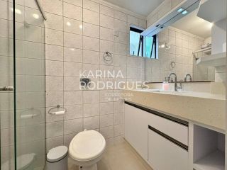Apartamento Quadra Mar na Meia Praia 3 quartos sendo 1 suíte
