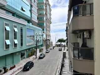 Apartamento Quadra Mar na Meia Praia 3 quartos sendo 1 suíte