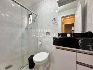 Apartamento Quadra Mar na Meia Praia 3 quartos sendo 1 suíte