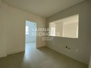 Excelente Apartamento 3 suítes e 3 vagas na Meia Praia ampla área de Lazer