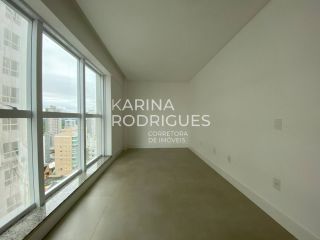 Excelente Apartamento 3 suítes e 3 vagas na Meia Praia ampla área de Lazer