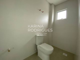Excelente Apartamento 3 suítes e 3 vagas na Meia Praia ampla área de Lazer