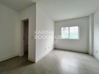 Excelente Apartamento 3 suítes e 3 vagas na Meia Praia ampla área de Lazer