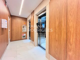 Excelente Apartamento 4 suítes e 4 vagas na Meia Praia ampla área de Lazer
