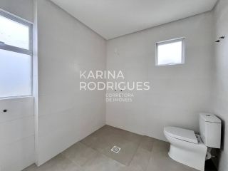 Excelente Apartamento 4 suítes e 4 vagas na Meia Praia ampla área de Lazer