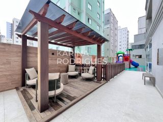 Excelente Apartamento 4 suítes e 4 vagas na Meia Praia ampla área de Lazer