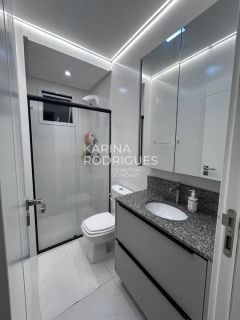 Apartamento 3 suítes e 2 vagas em Meia Praia ampla área de lazer
