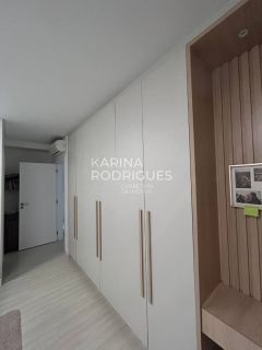 Apartamento 3 suítes e 2 vagas em Meia Praia ampla área de lazer