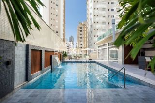 Apartamento 3 suítes e 2 vagas em Meia Praia ampla área de lazer