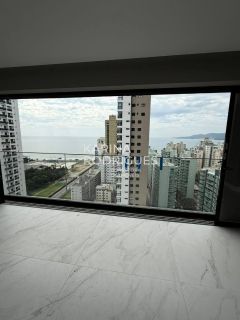 Excelente Apartamento 4 suítes mobiliado Frente Avenida com Vista Mar