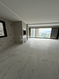 Excelente Apartamento 4 suítes mobiliado Frente Avenida com Vista Mar