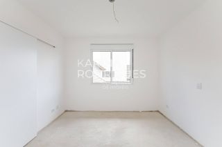 Casa em Curitiba 3 suítes + 1 dormitório e 3 vagas de Garagem Condomínio Fechado ( Avalia Permuta por imóvel em Itapema)