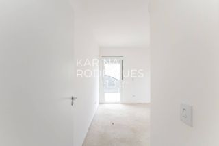 Casa em Curitiba 3 suítes + 1 dormitório e 3 vagas de Garagem Condomínio Fechado ( Avalia Permuta por imóvel em Itapema)