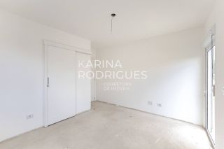 Casa em Curitiba 3 suítes + 1 dormitório e 3 vagas de Garagem Condomínio Fechado ( Avalia Permuta por imóvel em Itapema)