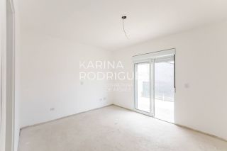 Casa em Curitiba 3 suítes + 1 dormitório e 3 vagas de Garagem Condomínio Fechado ( Avalia Permuta por imóvel em Itapema)