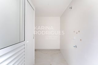 Casa em Curitiba 3 suítes + 1 dormitório e 3 vagas de Garagem Condomínio Fechado ( Avalia Permuta por imóvel em Itapema)