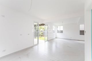 Casa em Curitiba 3 suítes + 1 dormitório e 3 vagas de Garagem Condomínio Fechado ( Avalia Permuta por imóvel em Itapema)