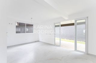 Casa em Curitiba 3 suítes + 1 dormitório e 3 vagas de Garagem Condomínio Fechado ( Avalia Permuta por imóvel em Itapema)