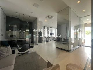 Apartamento mobiliado Meia Praia 3 quartos sendo 2 suítes ampla área de lazer de R$ 1.780.000,00 por R$ 1.480.000,00