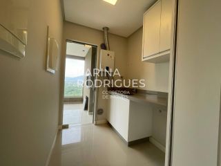 Apartamento mobiliado Meia Praia 3 quartos sendo 2 suítes ampla área de lazer de R$ 1.780.000,00 por R$ 1.480.000,00