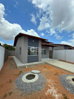 Casa à Venda no Sportclube - 2 Quartos (1 Suíte)