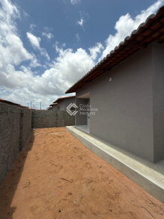 Casa à Venda no Sportclube - 2 Quartos (1 Suíte)