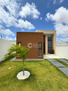 Casa de Médio Padrão em Condomínio - Centro de Extremoz/RN