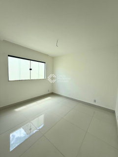 Casa de Médio Padrão em Condomínio - Centro de Extremoz/RN