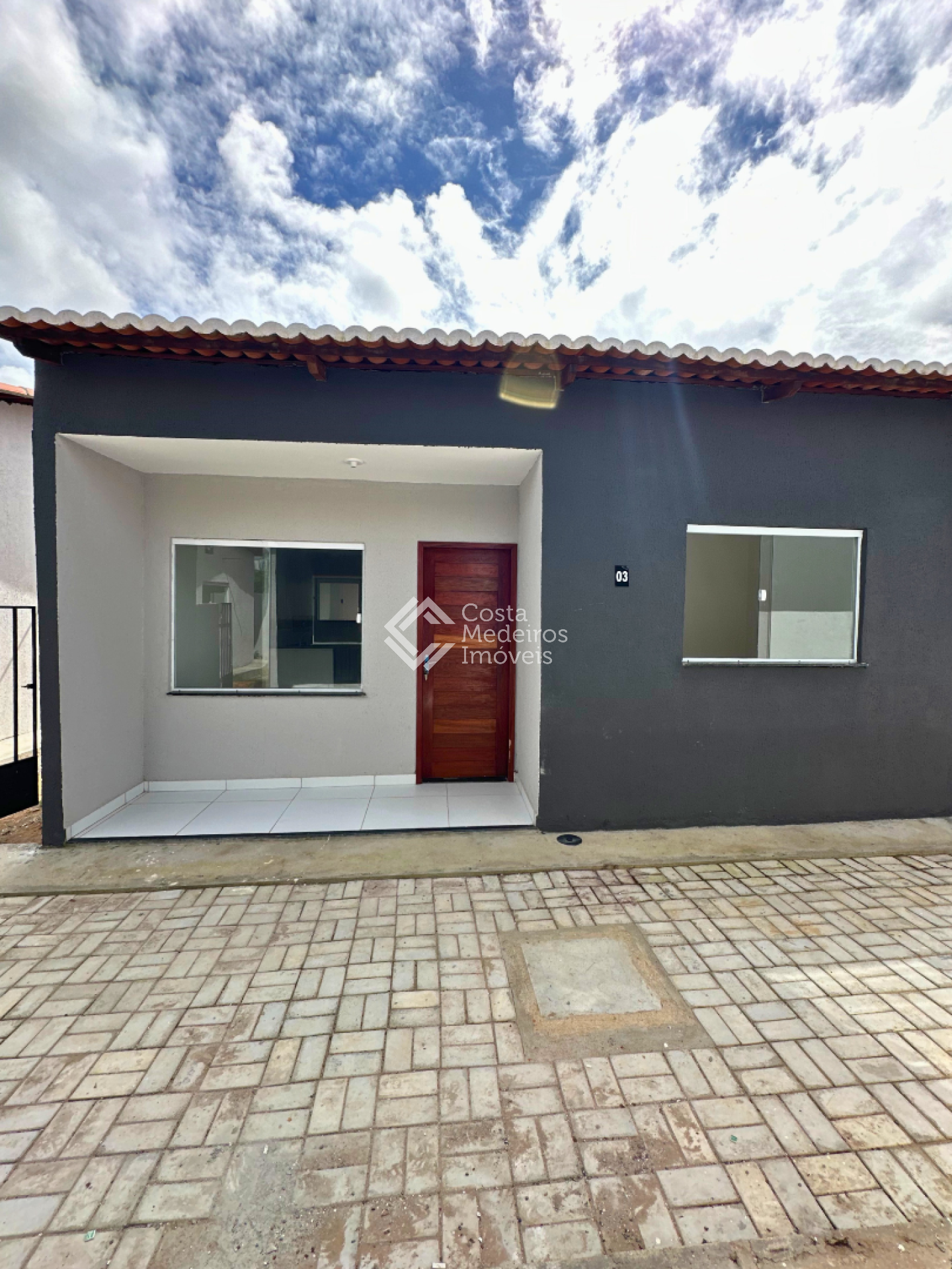 Casa Moderna em Condomínio - 2 Quartos com Suíte em Extremoz/RN