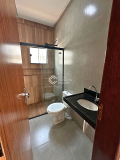 Casa com Amplo Terreno em Extremoz - 2 Quartos (1 Suíte)