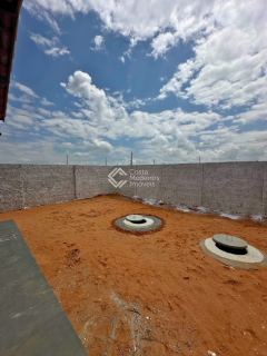 Casa com Amplo Terreno em Extremoz - 2 Quartos (1 Suíte)