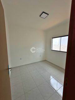 Casa com Amplo Terreno em Extremoz - 2 Quartos (1 Suíte)