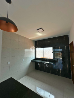 Casa com Amplo Terreno em Extremoz - 2 Quartos (1 Suíte)