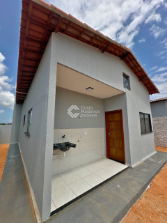 Casa com Amplo Terreno em Extremoz - 2 Quartos (1 Suíte)