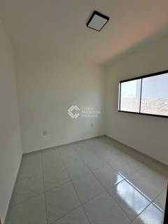 Casa com Amplo Terreno em Extremoz - 2 Quartos (1 Suíte)