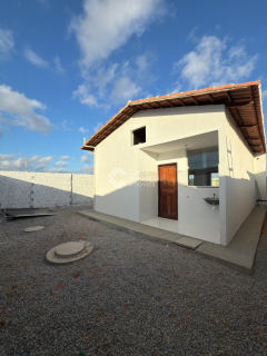 Linda e charmosa casa no loteamento Terra Bella vizinho ao terminal de Ônibus