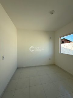 Linda e charmosa casa no loteamento Terra Bella vizinho ao terminal de Ônibus