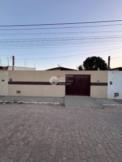 Casa com 3/4 sendo 1 suíte no Conjunto Brasil em São Gonçalo Do Amarante