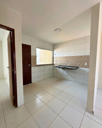 Espaçosa casa com 2/4 sendo 1 suíte no bairro Moinho dos ventos