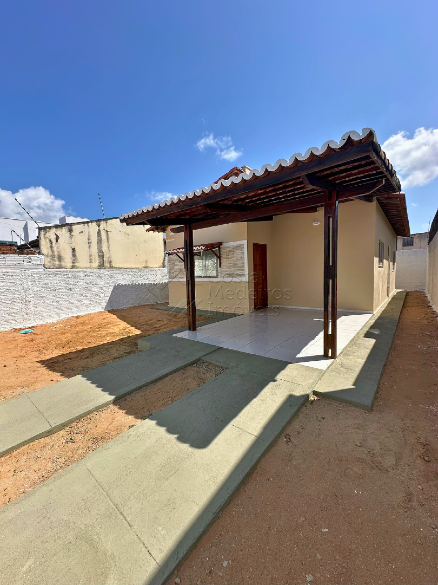 Magnífica casa 2/4 no bairro Jardins, Cidade das Rosas em São Gonçalo