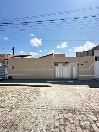 Magnífica casa 2/4 no bairro Jardins, Cidade das Rosas em São Gonçalo