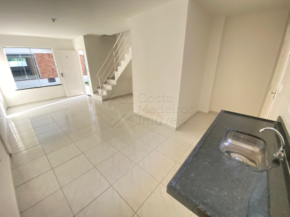 Casa Duplex com lavabo + duas suítes no bairro Moinho Loteamento Itália