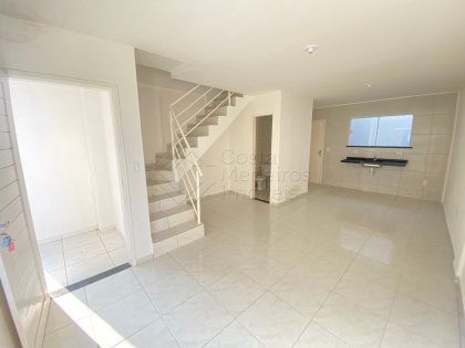 Casa Duplex com lavabo + duas suítes no bairro Moinho Loteamento Itália