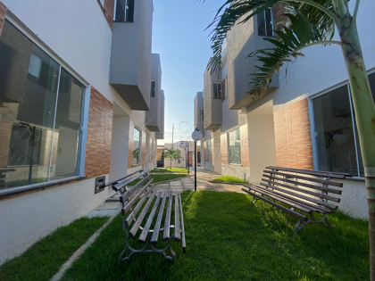 Casa Duplex com lavabo + duas suítes no bairro Moinho Loteamento Itália