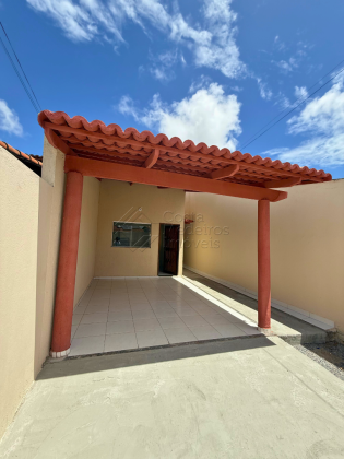 Casa com suíte e terreno gigante no Santos Dumont, próximo de tudo.